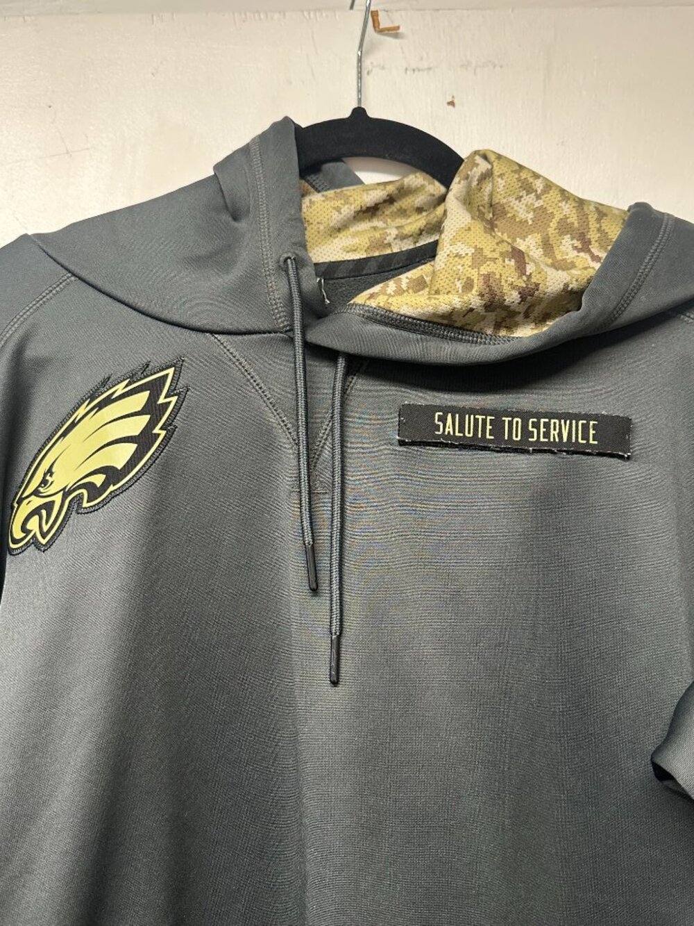 Philadelphia Eagles Size Large, Military Hoodie